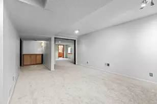 10302 Toledo Cir, Bloomington, MN 55437 - Photo 36