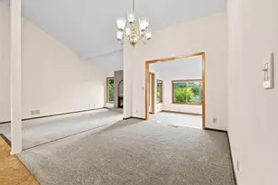 10302 Toledo Cir, Bloomington, MN 55437 - Photo 6