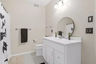 2710 Red Splendor Cir E, Maplewood, MN 55119 - Photo 30
