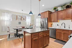 2710 Red Splendor Cir E, Maplewood, MN 55119 - Photo 8