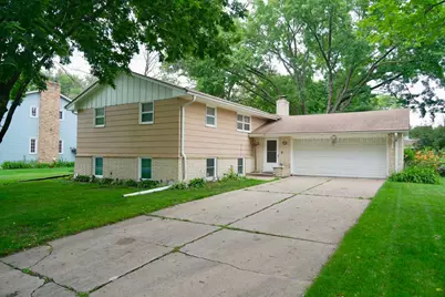 7018 James Avenue N, Brooklyn Center, MN 55430 - Photo 2