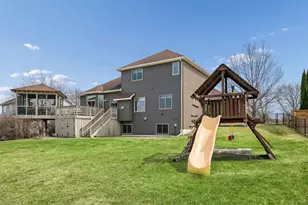 2378 Manuela Dr, Chaska, MN 55318 - Photo 58