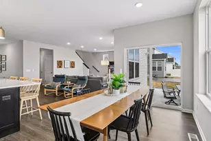 1038 Siesta Dr, Woodbury, MN 55129 - Photo 18