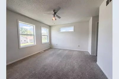 9429 Harkness Avenue S, Cottage Grove, MN 55016 - Photo 4