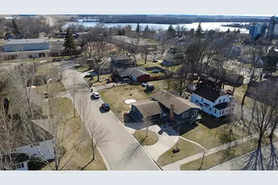 417 E Division Street, Elbow Lake, MN 56531 - Photo 2