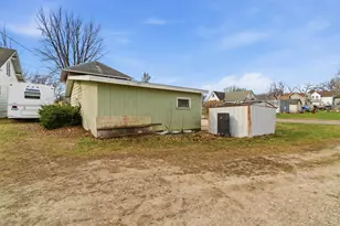 701 E 1st St, Fairmont, MN 56031 - Photo 6