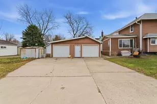 701 E 1st St, Fairmont, MN 56031 - Photo 4