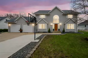 3819 Cedar Creek Ct, Fairmont, MN 56031 - Photo 2