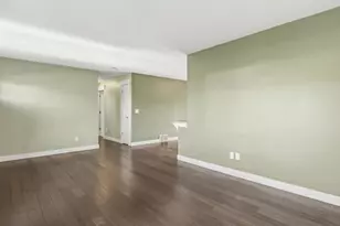 7611 Laredo Dr, Chanhassen, MN 55317 - Photo 8