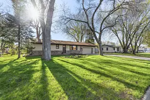 7611 Laredo Dr, Chanhassen, MN 55317 - Photo 2