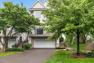2177 Eagle Trace Ln, Woodbury, MN 55129 - Photo 2