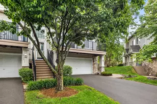 2177 Eagle Trace Ln, Woodbury, MN 55129 - Photo 4