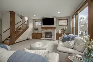 10495 Niblick Ln, Eden Prairie, MN 55347 - Photo 8