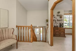 1252 Otter Ridge Rd, White Bear Lake, MN 55110 - Photo 4