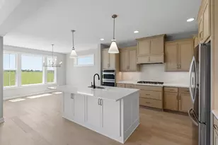 10409 Blackmoor Rd, Woodbury, MN 55129 - Photo 6