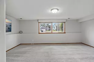 1933 Davis Ct, Shakopee, MN 55379 - Photo 32