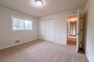 932 Jefferson Ave, Saint Paul, MN 55102 - Photo 14