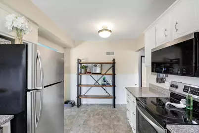 5301 Edgewood Avenue N, Crystal, MN 55428 - Photo 8