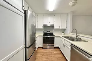 7631 Edinborough Way, Edina, MN 55435 - Photo 10