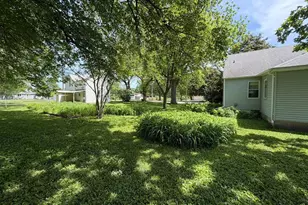 608 8th St SE, Waseca, MN 56093 - Photo 4