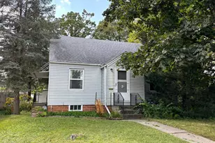 608 8th St SE, Waseca, MN 56093 - Photo 2