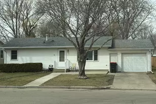 202 Sunrise Ln, Marshall, MN 56258 - Photo 1