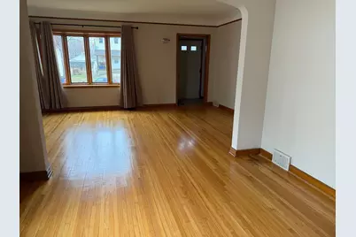 982 Geranium Avenue E, Saint Paul, MN 55106 - Photo 2