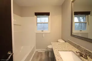 5352 W Hidden Valley Dr, Savage, MN 55378 - Photo 10