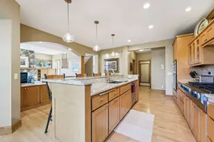 9112 Woodhill Dr, Savage, MN 55378 - Photo 8