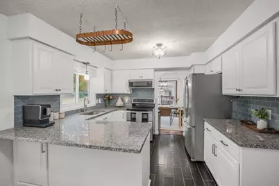 9240 Chesshire Lane N, Maple Grove, MN 55369 - Photo 8