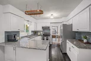 9240 Chesshire Ln N, Maple Grove, MN 55369 - Photo 8