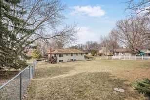 9240 Chesshire Ln N, Maple Grove, MN 55369 - Photo 36