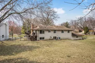 9240 Chesshire Ln N, Maple Grove, MN 55369 - Photo 38