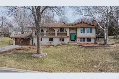 9240 Chesshire Lane N, Maple Grove, MN 55369 - Photo 2