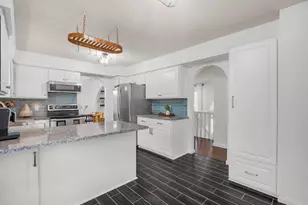 9240 Chesshire Ln N, Maple Grove, MN 55369 - Photo 8