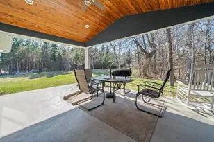 5201 Colonial Ct NE, Alexandria, MN 56308 - Photo 4