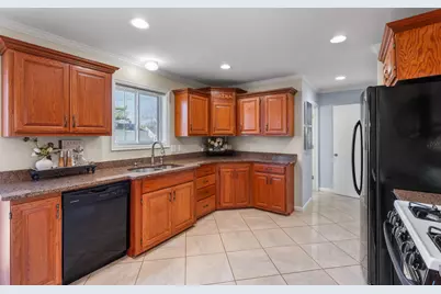 1685 Arlington Avenue E, Saint Paul, MN 55106 - Photo 22