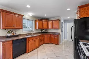 1685 Arlington Ave E, Saint Paul, MN 55106 - Photo 22