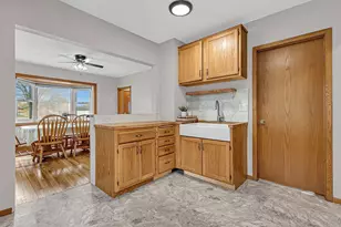 1115 Litchfield Ave SW, Willmar, MN 56201 - Photo 8