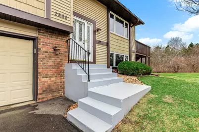 2866 Castleford Court, Woodbury, MN 55125 - Photo 2