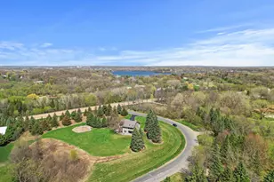 9820 Deerbrook Dr, Chanhassen, MN 55317 - Photo 50