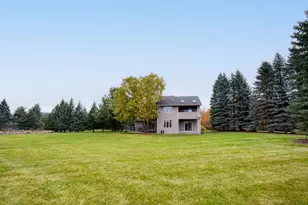 9820 Deerbrook Dr, Chanhassen, MN 55317 - Photo 44