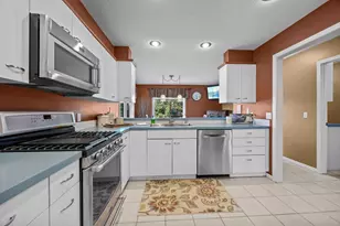 9820 Deerbrook Dr, Chanhassen, MN 55317 - Photo 18