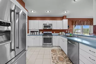 9820 Deerbrook Dr, Chanhassen, MN 55317 - Photo 20