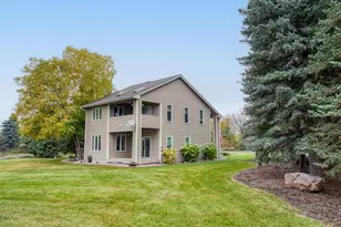 9820 Deerbrook Dr, Chanhassen, MN 55317 - Photo 10