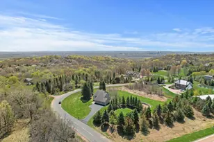 9820 Deerbrook Dr, Chanhassen, MN 55317 - Photo 2