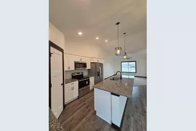 315 Falcon Run, Eagle Lake, MN 56024 - Photo 2