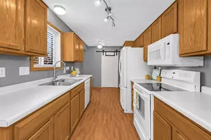 9858 Hamlet Ct S, Cottage Grove, MN 55016 - Photo 10