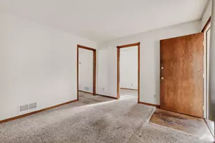 945 Front Ave, Saint Paul, MN 55103 - Photo 12