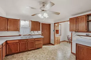 945 Front Ave, Saint Paul, MN 55103 - Photo 6